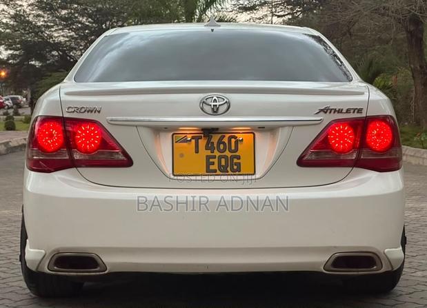 Toyota Crown 2009 Pearl