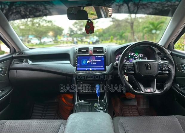 Toyota Crown 2009 Pearl
