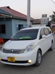 Toyota ISIS 1.8 L 2006 White for sale