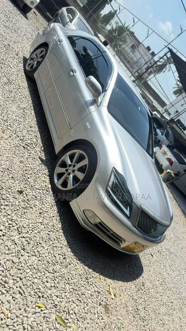 Toyota Crown Royale 2005 Silver