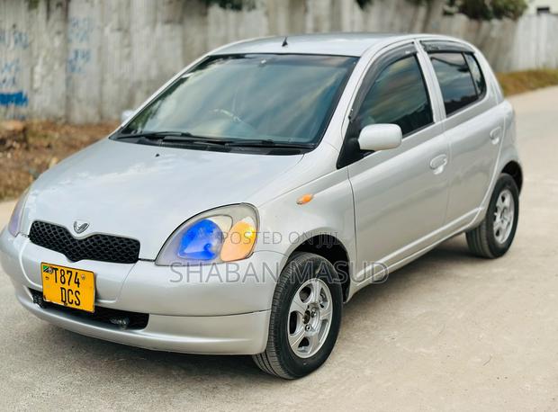 Toyota Vitz 1.3 AWD 5dr 2003 Silver