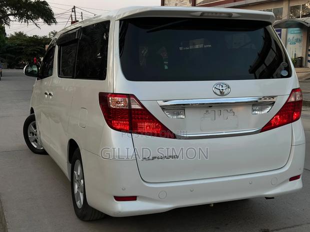 Toyota Alphard 2010 White