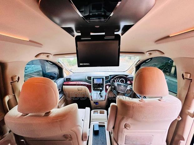 Toyota Alphard 2011 Black