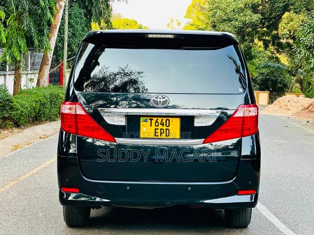 Toyota Alphard 2011 Black
