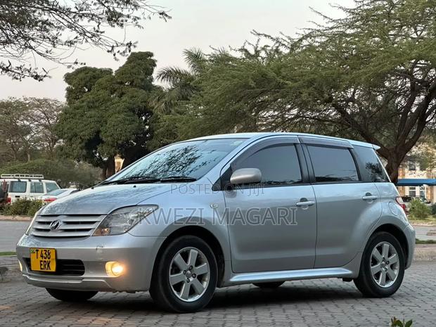 Toyota IST 2006 Silver