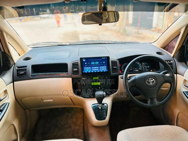 Toyota Corolla Spacio 2005 Gold