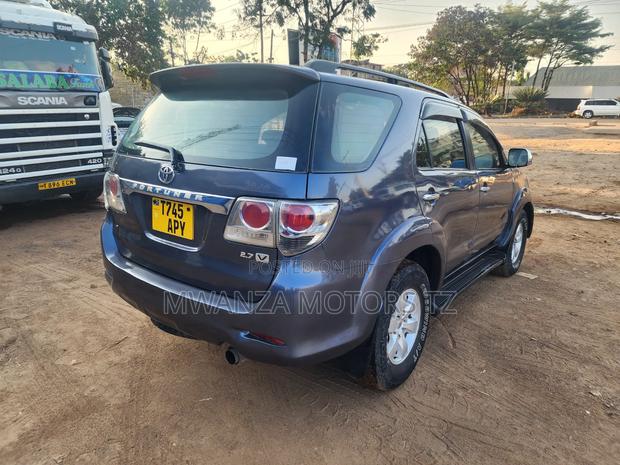 Toyota Fortuner 2006 Gray