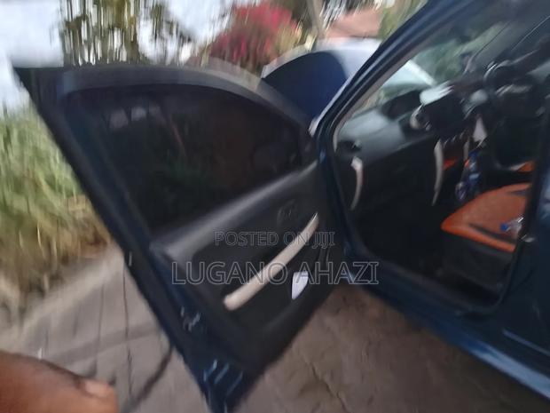 Toyota IST 2006 Blue