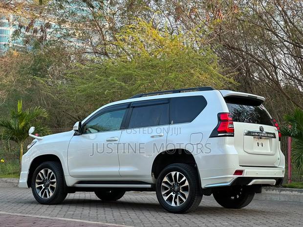 Toyota Land Cruiser Prado 2023 White