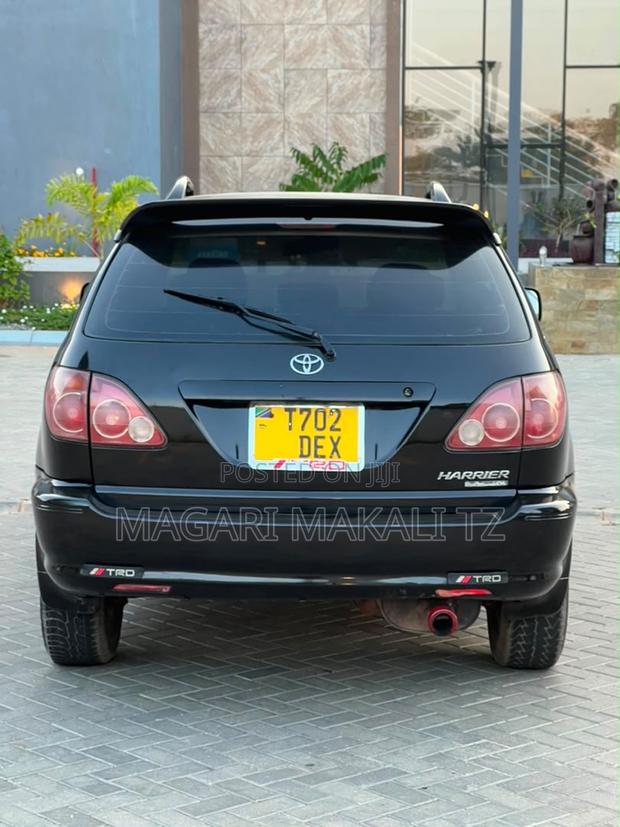 Toyota Harrier 2004 Black
