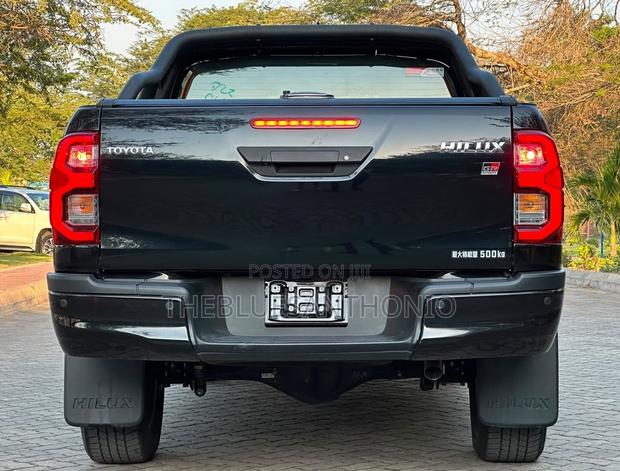 Toyota Hilux 2023 Black