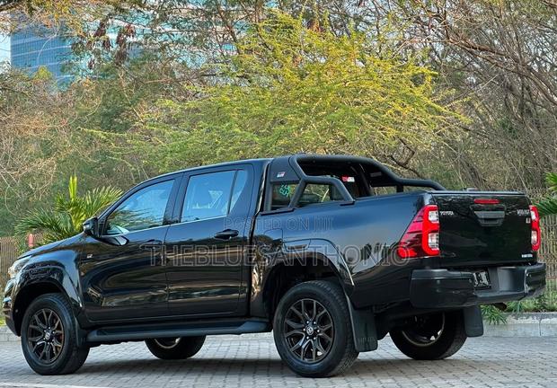 Toyota Hilux 2023 Black