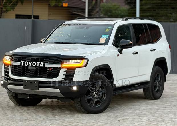 Toyota Land Cruiser 2024 White