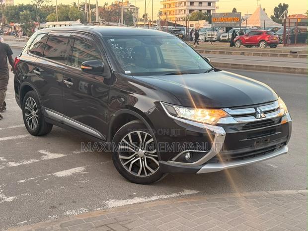Mitsubishi Outlander 2016 Black