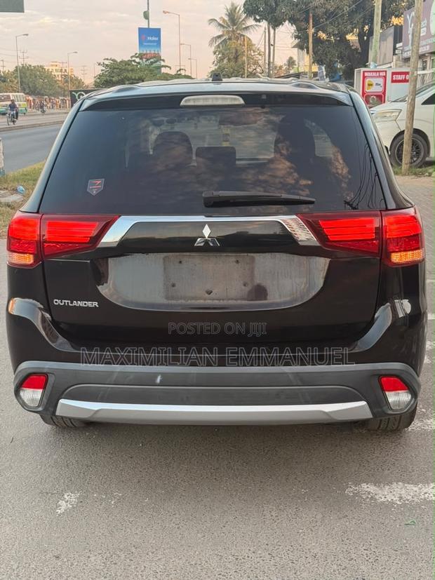 Mitsubishi Outlander 2016 Black