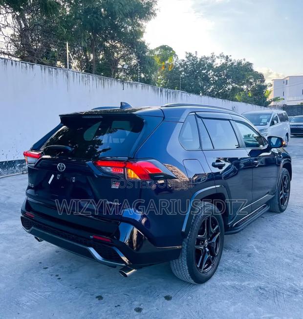 Toyota RAV4 Plug-In Hybrid 2025 Burgundy