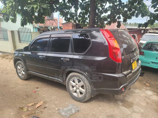 Nissan X-Trail 2.0 2008 Black
