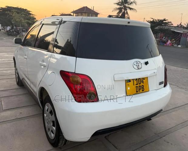 Toyota IST 2004 Off white