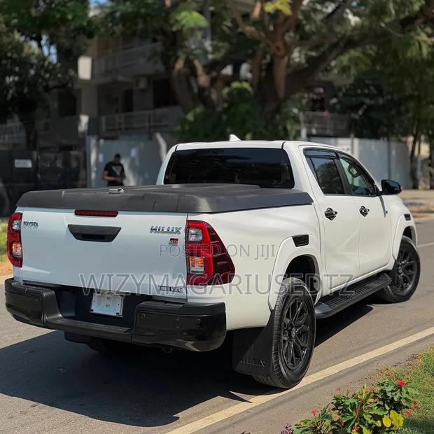 Toyota Hilux 2022 Pearl