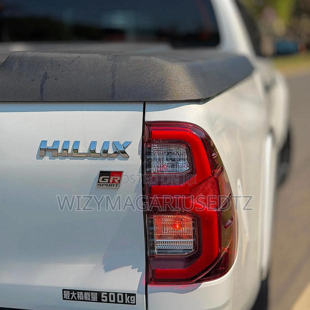 Toyota Hilux 2022 Pearl