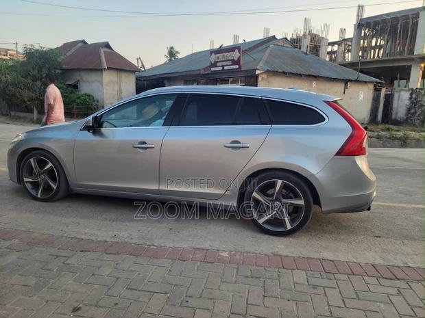 Volvo V60 2012 Silver