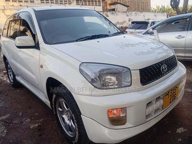 Toyota RAV4 2005 White