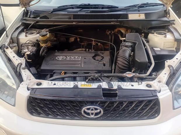 Toyota RAV4 2005 White