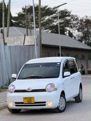 Toyota Sienta 1.5 AWD 2004 White for sale