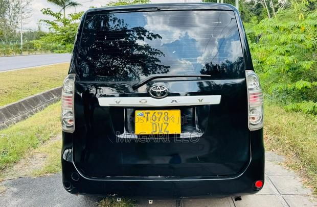 Toyota Voxy Trans-X 2WD 5-Seater 2008 Black