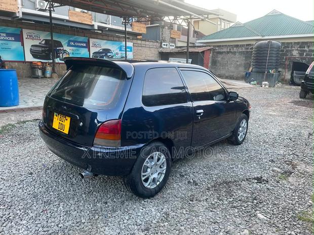 Toyota Starlet 2004 Blue
