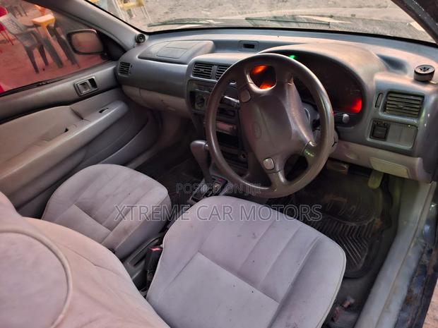 Toyota Starlet 2004 Blue