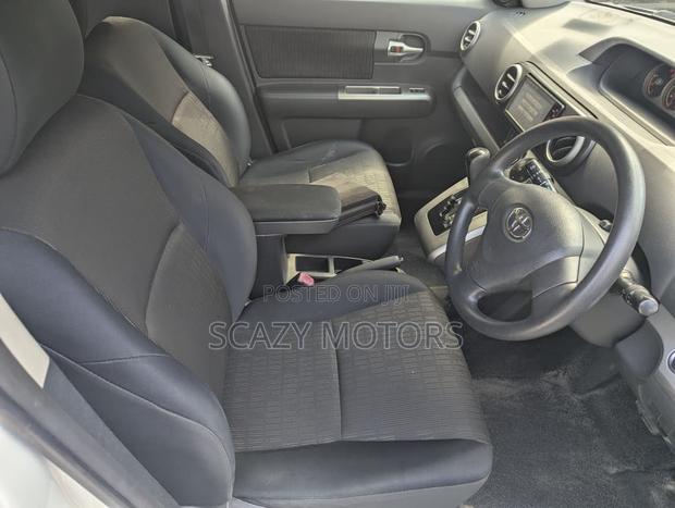 Toyota Corolla Rumion 2010 White