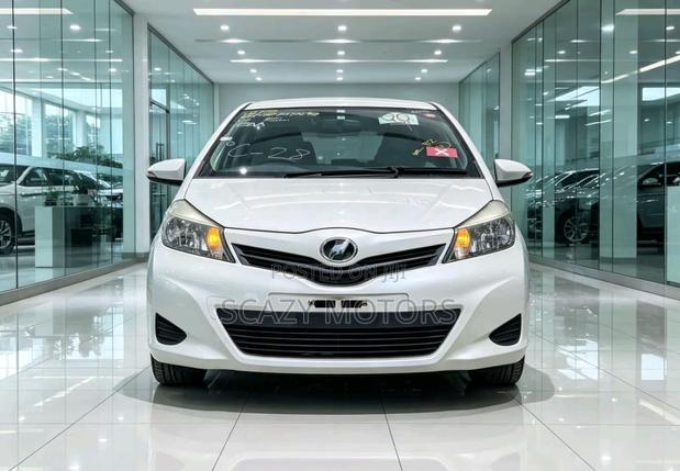Toyota Vitz 2012 White