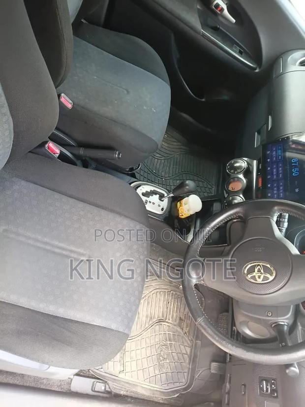 Toyota IST 2007 Pink