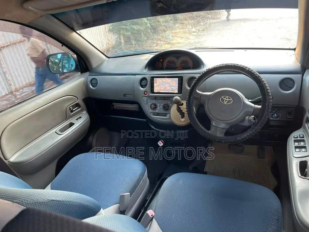 Toyota Sienta 2005 Blue