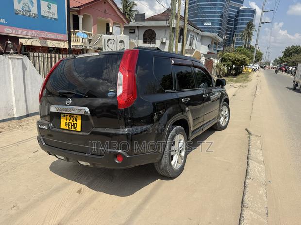 Nissan X-Trail 2012 Black
