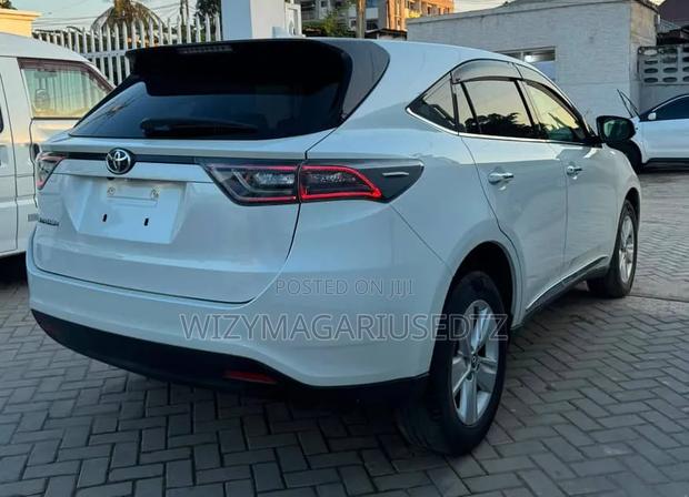 Toyota Harrier 2016 Off white