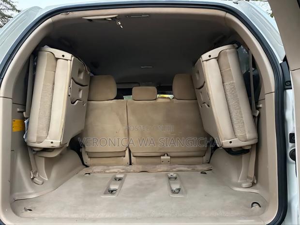 Toyota Land Cruiser Prado 2006 White