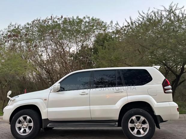 Toyota Land Cruiser Prado 2006 White