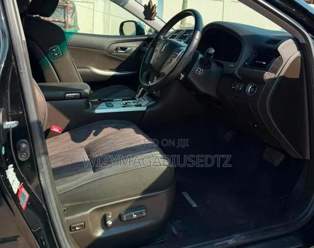 Toyota Crown 2010 Matt Black