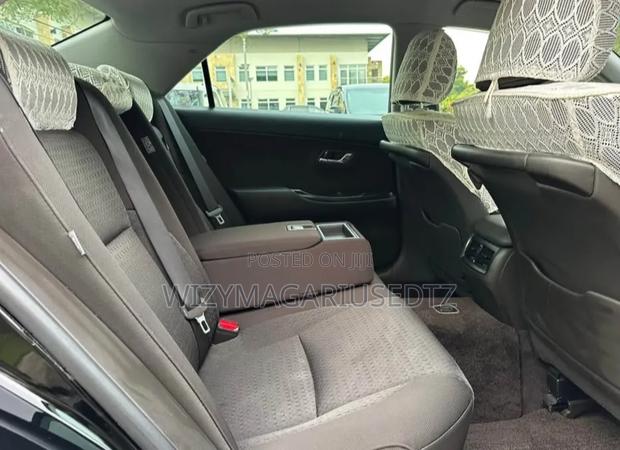 Toyota Crown 2010 Matt Black