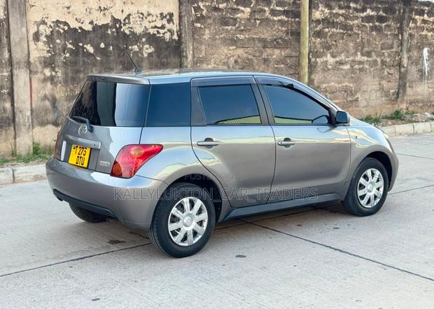 Toyota IST 2007 Gray