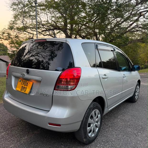 Toyota Corolla Spacio 2009 Silver
