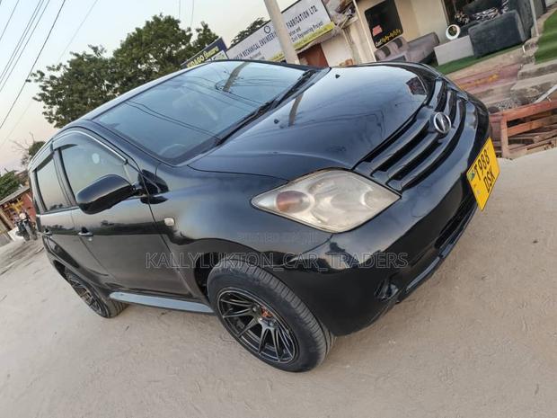 Toyota IST 2005 Black