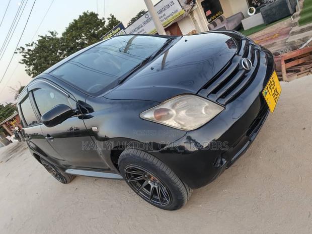 Toyota IST 2005 Black