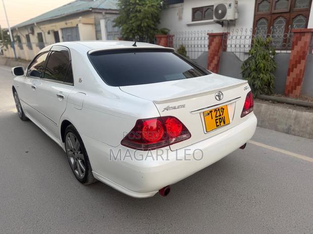Toyota Crown Royale 2005 White