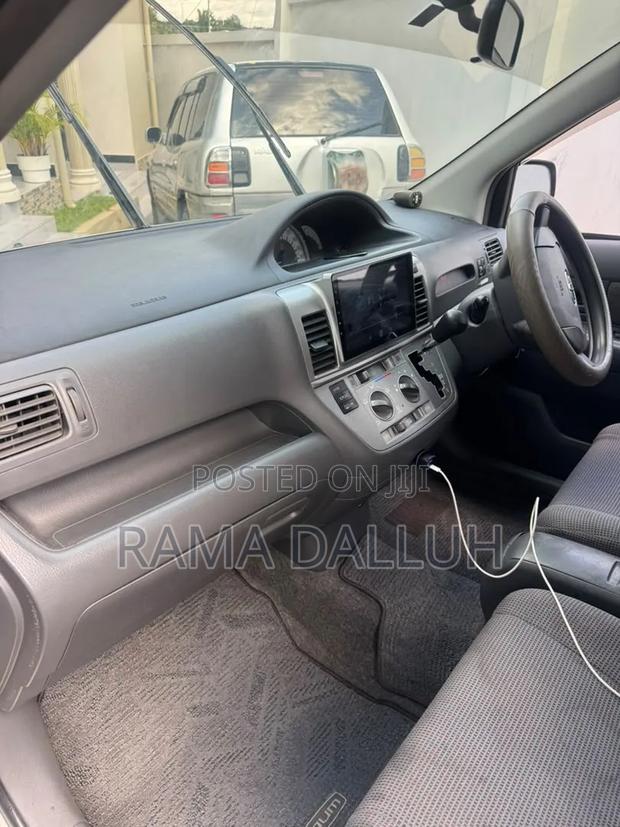 Toyota Raum 2003 Silver