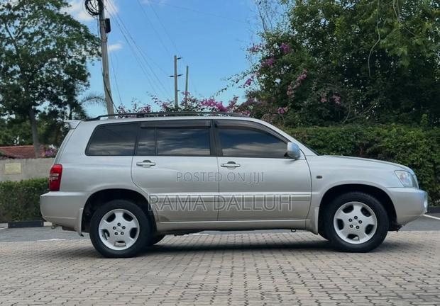 Toyota Kluger 2005 Silver