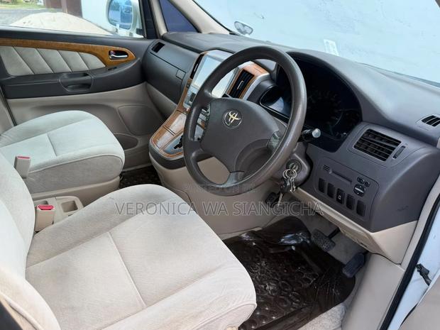 Toyota Alphard 2005 White
