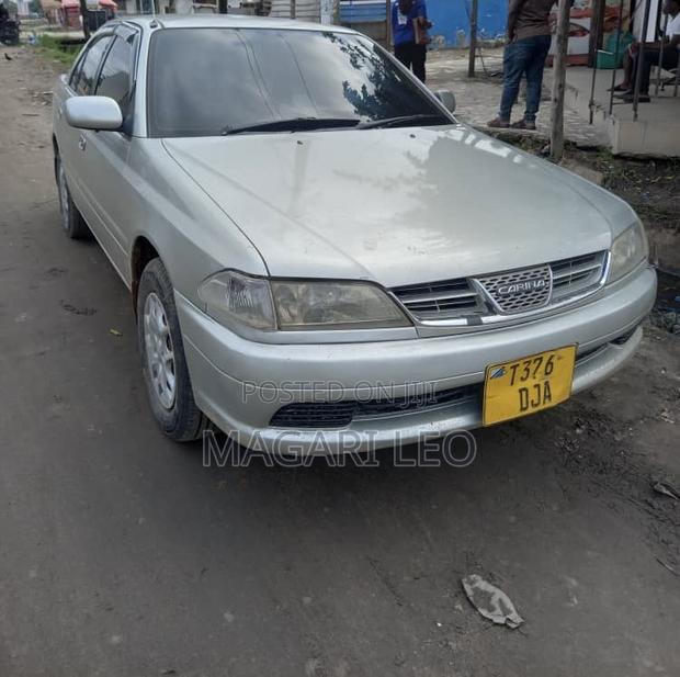 Toyota Carina 1.5 FWD Sedan 2001 Silver